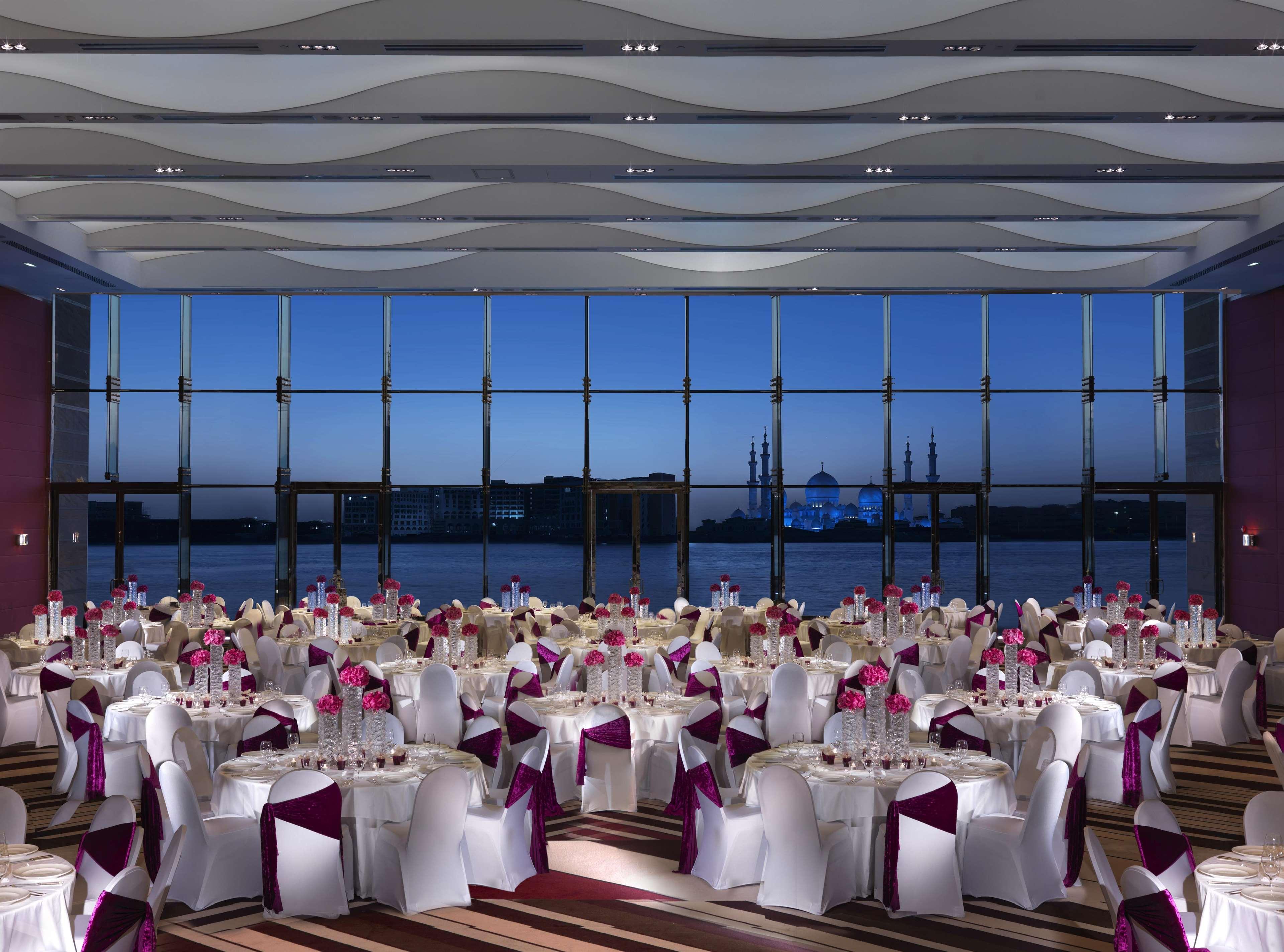 Fairmont Bab Al Bahr Hotel Абу Даби Ресторант снимка The Grand Ballroom