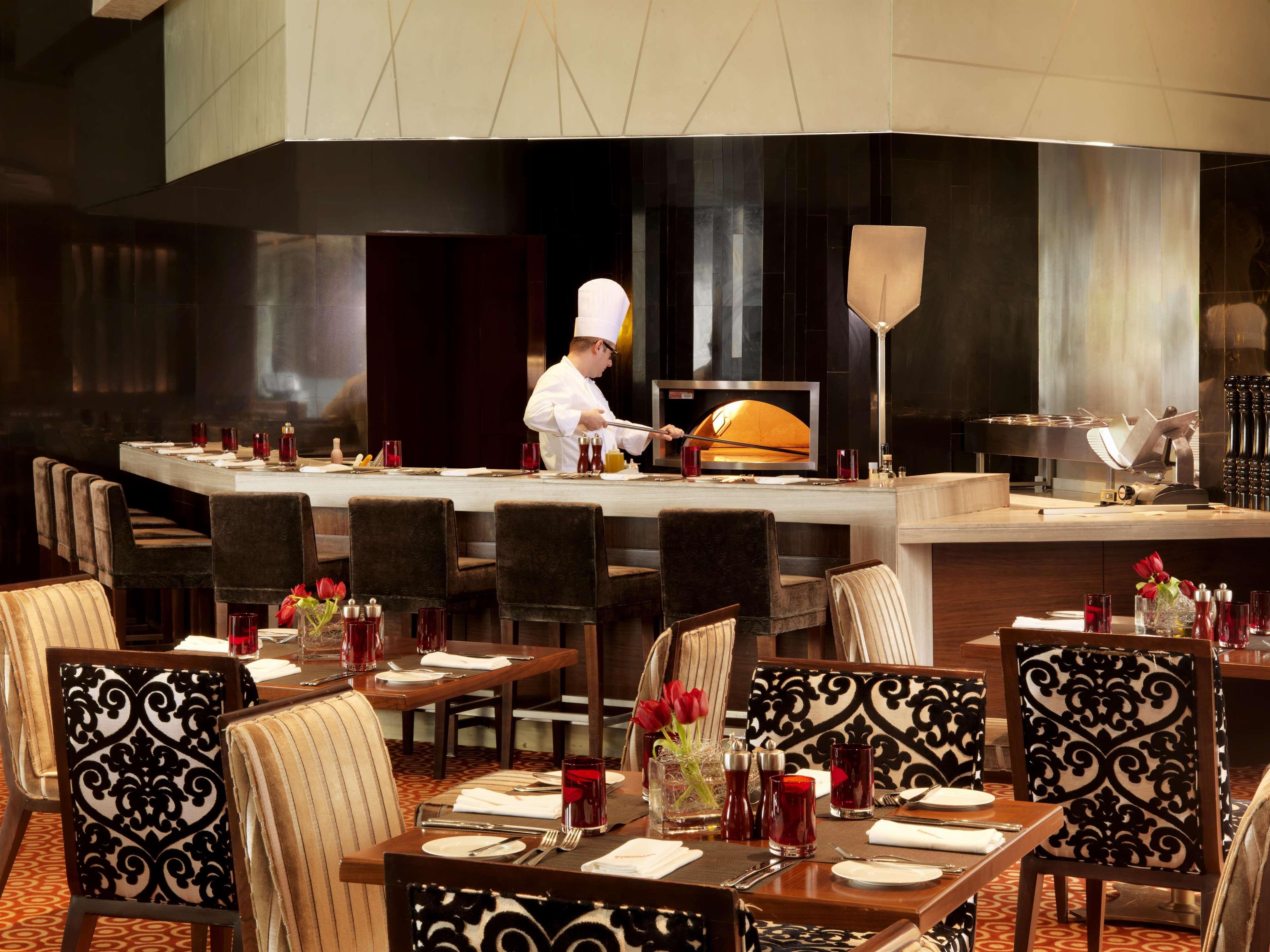 Fairmont Bab Al Bahr Hotel Абу Даби Екстериор снимка The restaurant