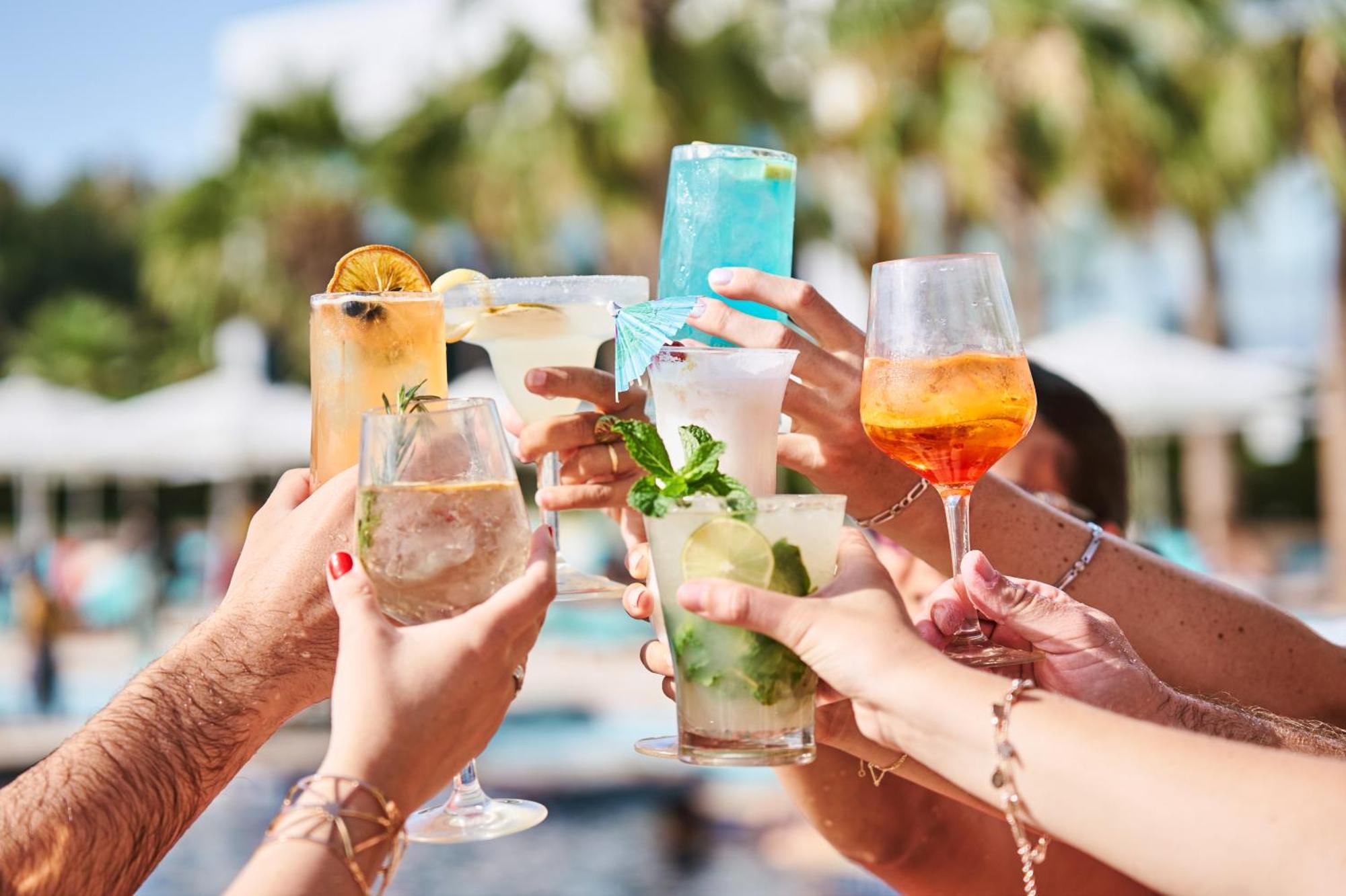 Fairmont Bab Al Bahr Hotel Абу Даби Екстериор снимка Cocktails
