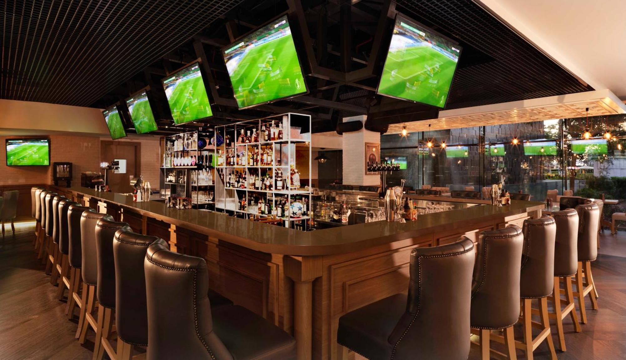 Fairmont Bab Al Bahr Hotel Абу Даби Екстериор снимка The bar at the 2010 FIFA World Cup