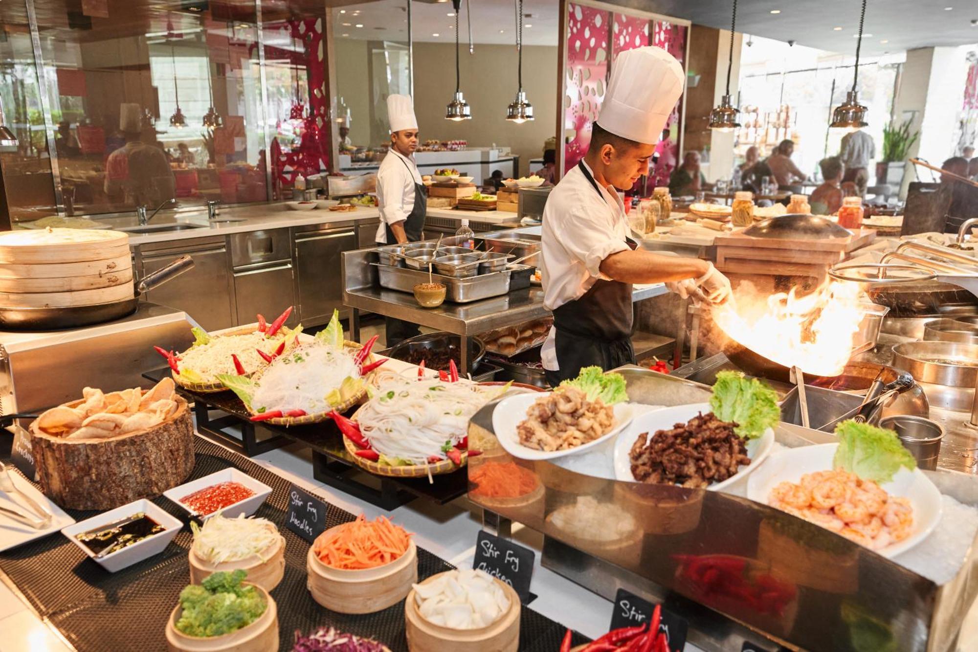 Fairmont Bab Al Bahr Hotel Абу Даби Екстериор снимка A live kitchen at a hotel