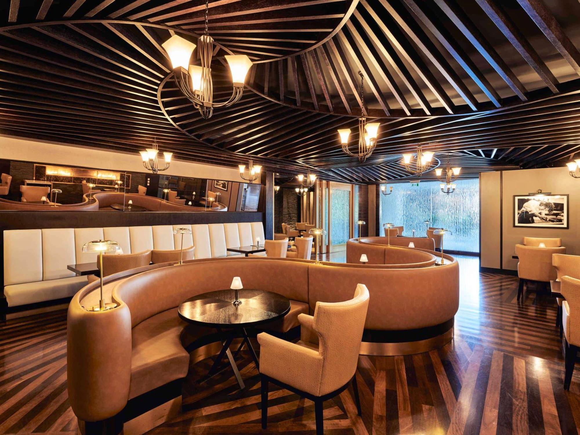 Fairmont Bab Al Bahr Hotel Абу Даби Екстериор снимка The interior of the restaurant
