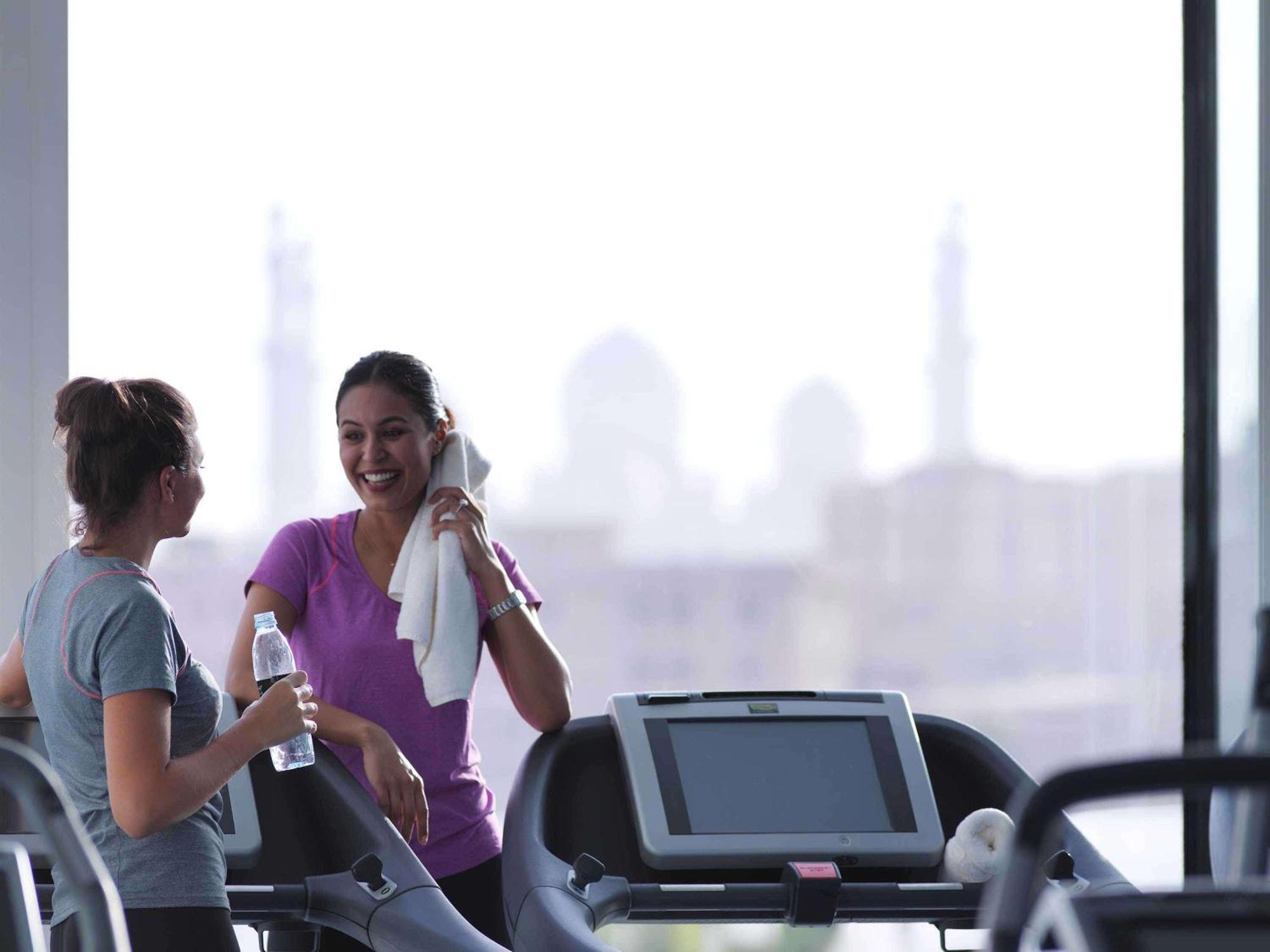 Fairmont Bab Al Bahr Hotel Абу Даби Екстериор снимка A treadmill