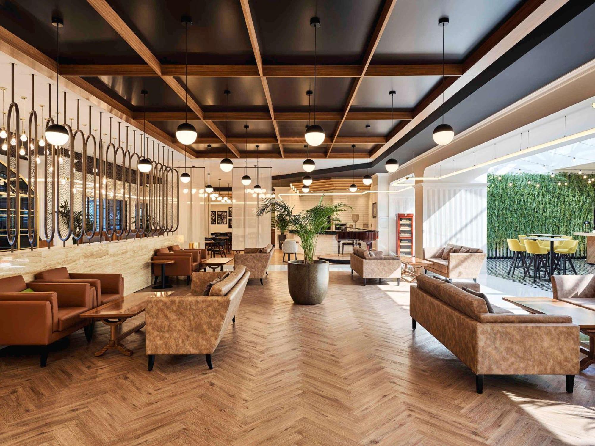 Fairmont Bab Al Bahr Hotel Абу Даби Екстериор снимка The lounge at the airport